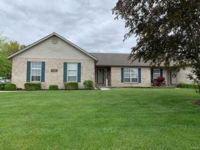 Home For Sale in Smithton, Illinois