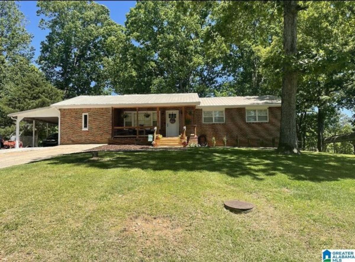 Picture of Home For Sale in Weaver, Alabama, United States