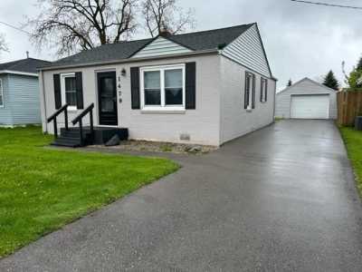 Home For Sale in Burton, Michigan