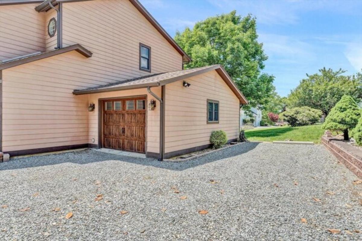 Picture of Home For Sale in Moneta, Virginia, United States
