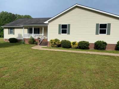 Home For Sale in Kilmarnock, Virginia