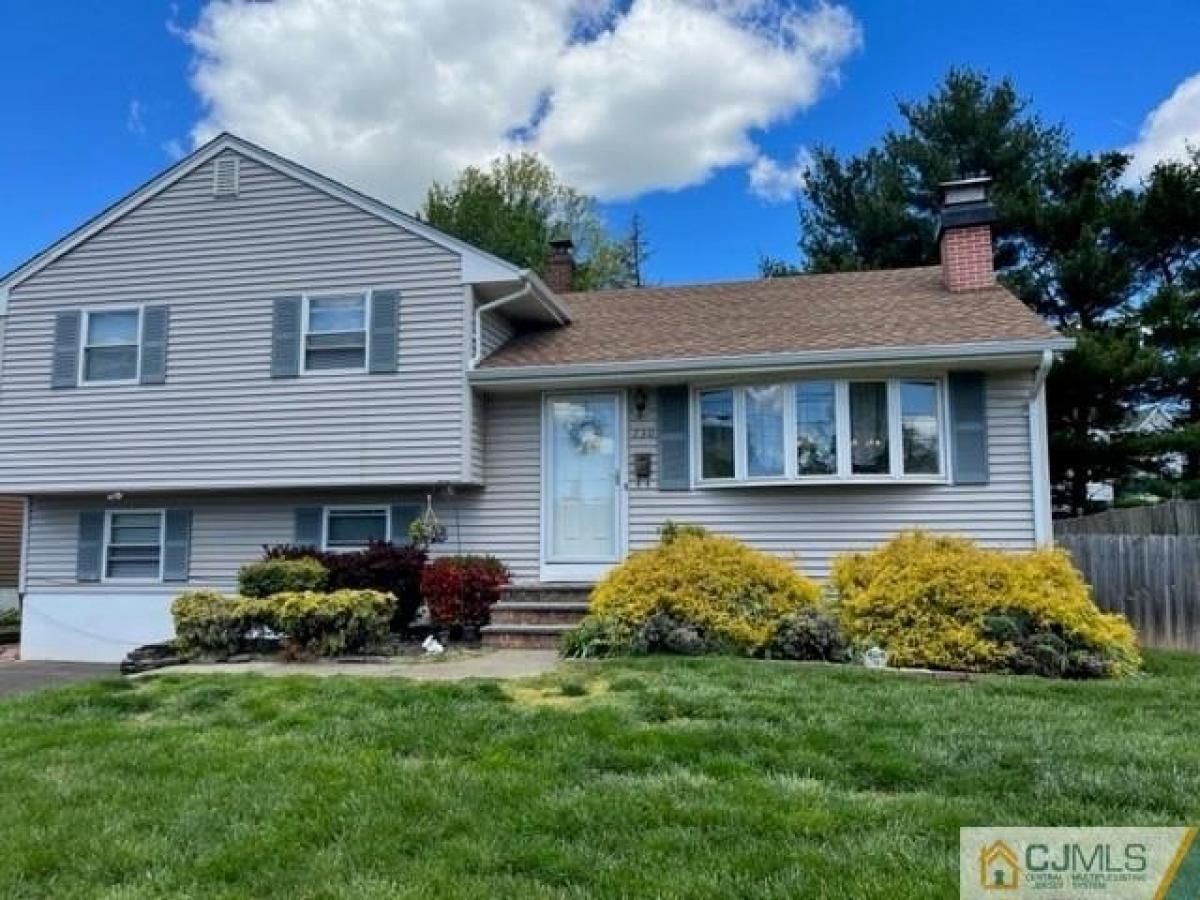 Picture of Home For Sale in Bound Brook, New Jersey, United States