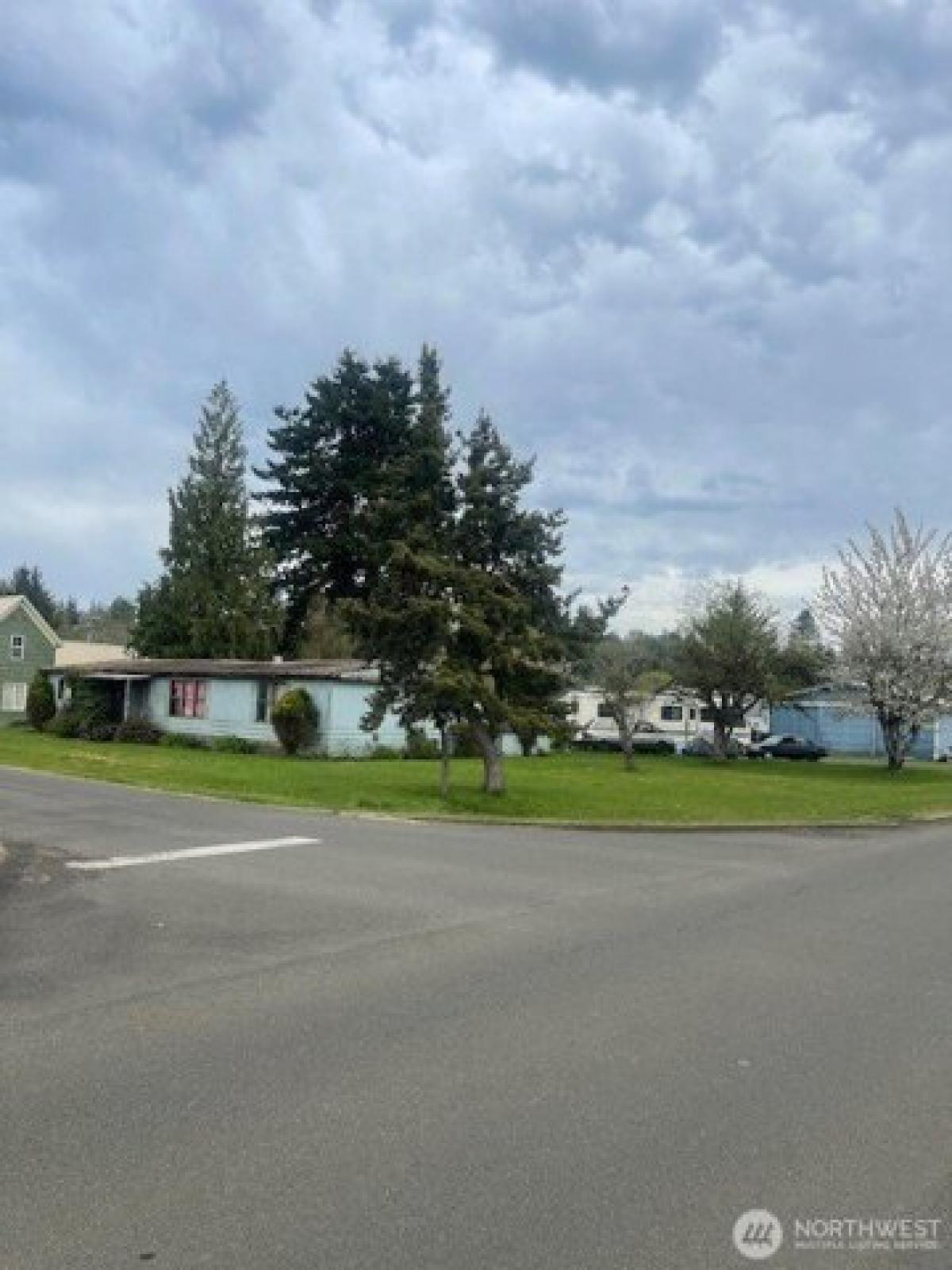 Picture of Home For Sale in Raymond, Washington, United States