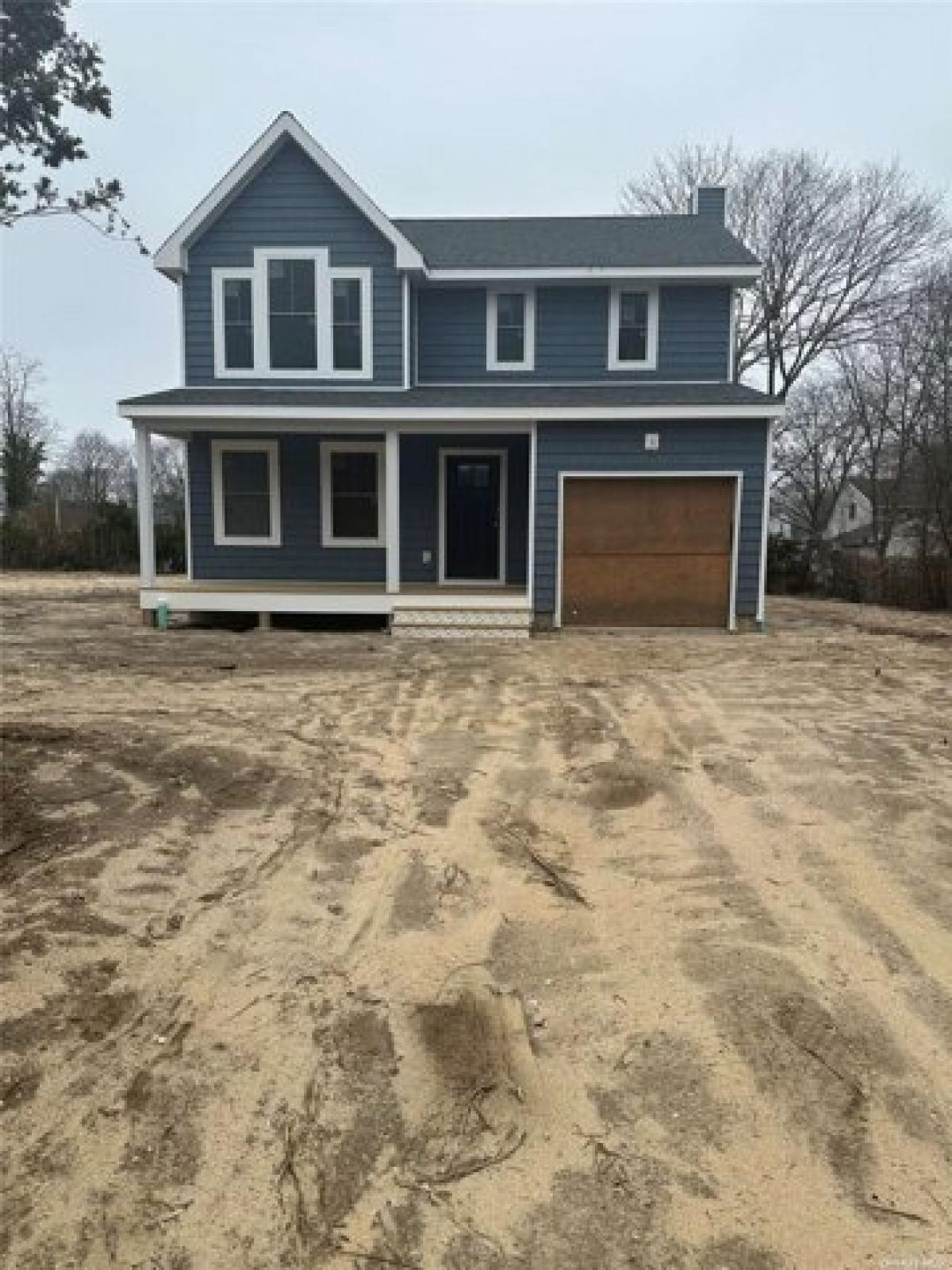 Picture of Home For Sale in East Patchogue, New York, United States
