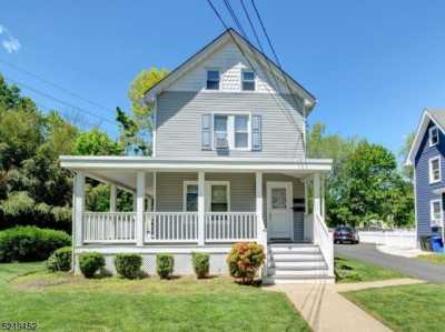 Home For Sale in Chatham, New Jersey