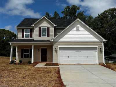 Home For Sale in Walkertown, North Carolina