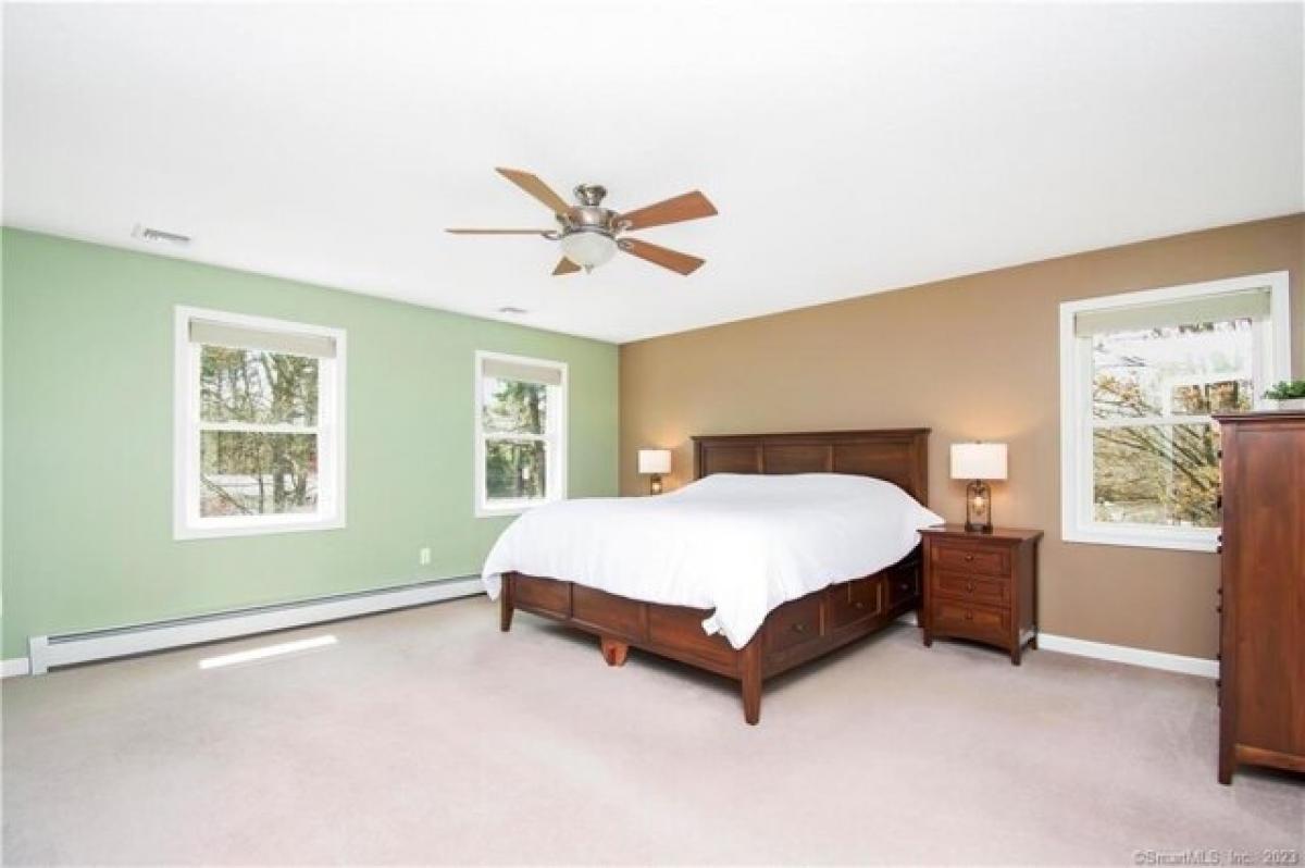 Picture of Home For Sale in Colchester, Connecticut, United States