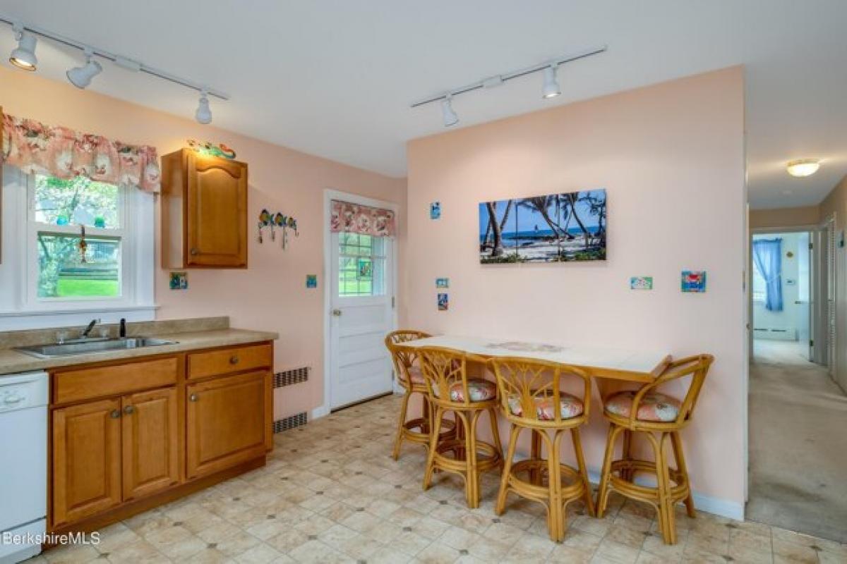 Picture of Home For Sale in Williamstown, Massachusetts, United States