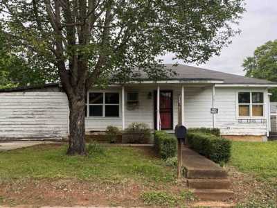 Home For Sale in Sheffield, Alabama