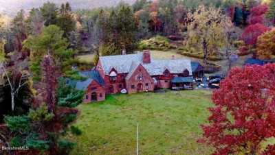 Home For Sale in New Marlborough, Massachusetts