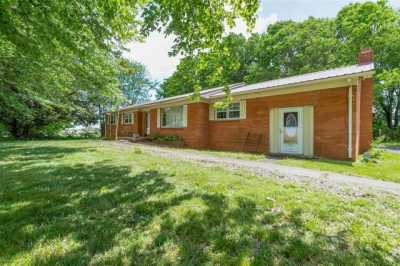 Home For Sale in Adairville, Kentucky