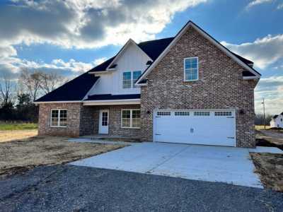 Home For Sale in Christiana, Tennessee