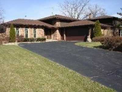 Home For Sale in Crete, Illinois