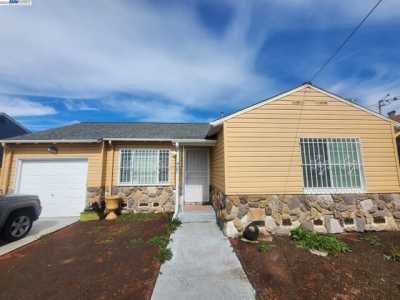 Home For Rent in Richmond, California