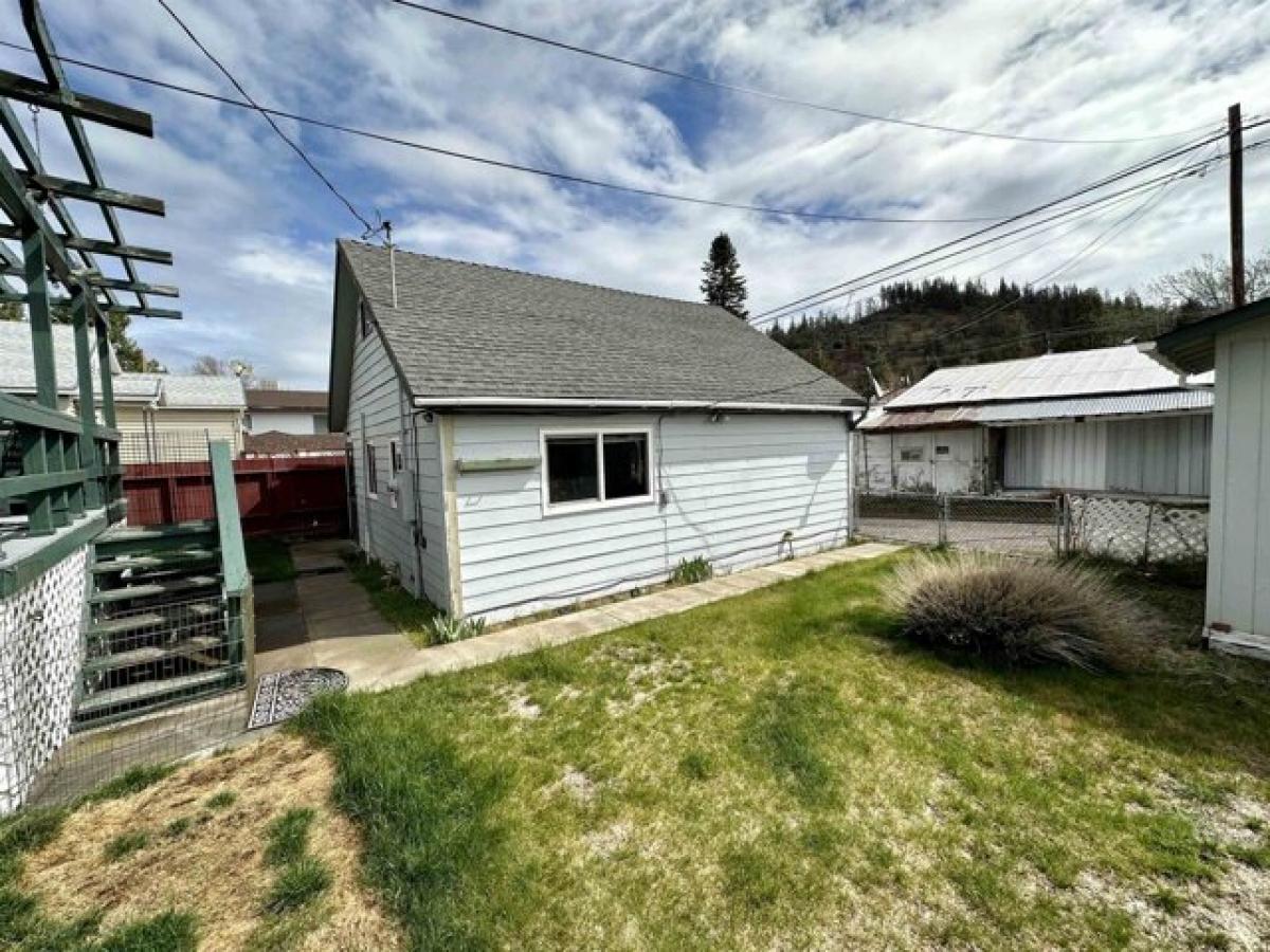 Picture of Home For Sale in Weed, California, United States