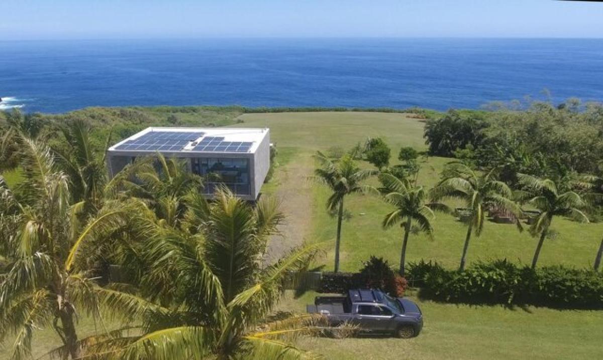 Picture of Home For Sale in Haiku, Hawaii, United States
