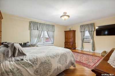 Home For Sale in Lynbrook, New York