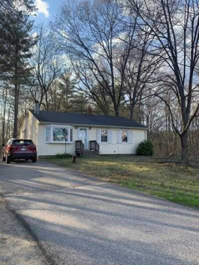 Home For Sale in Kingston, New Hampshire