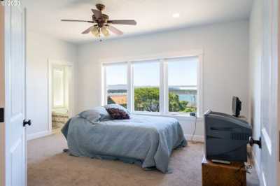 Home For Sale in Rockaway Beach, Oregon