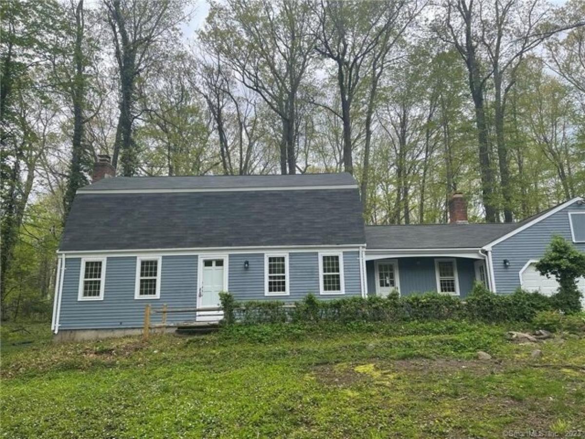 Picture of Home For Sale in Berlin, Connecticut, United States