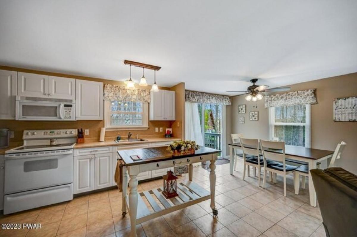 Picture of Home For Sale in Lackawaxen, Pennsylvania, United States