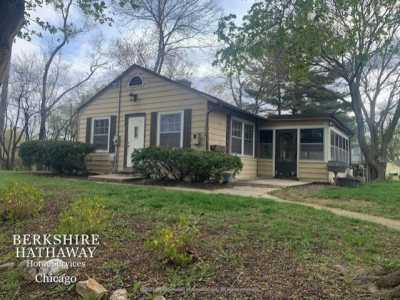 Home For Sale in Ingleside, Illinois
