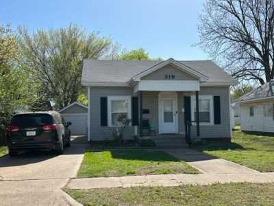 Home For Sale in Ponca City, Oklahoma