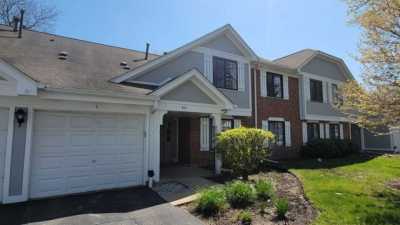 Home For Sale in Roselle, Illinois