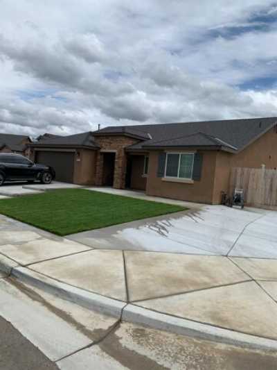 Home For Sale in Dinuba, California