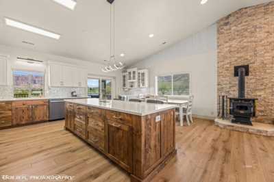 Home For Sale in Colorado City, Arizona