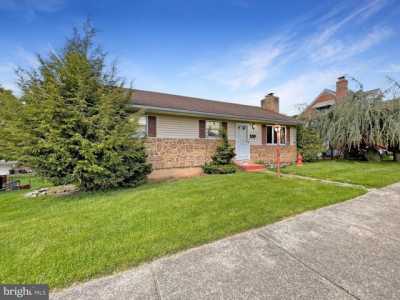 Home For Sale in Hellertown, Pennsylvania