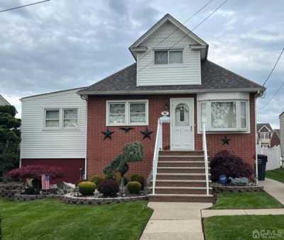 Home For Sale in Port Reading, New Jersey