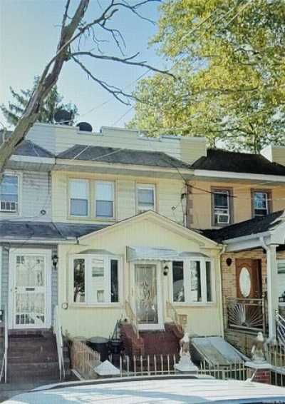 Home For Sale in Woodhaven, New York