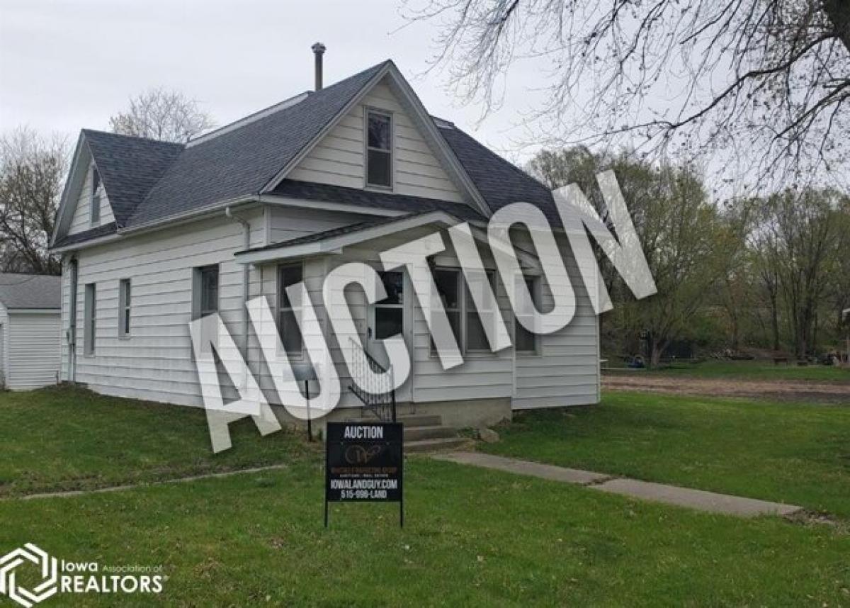Picture of Home For Sale in Webster City, Iowa, United States