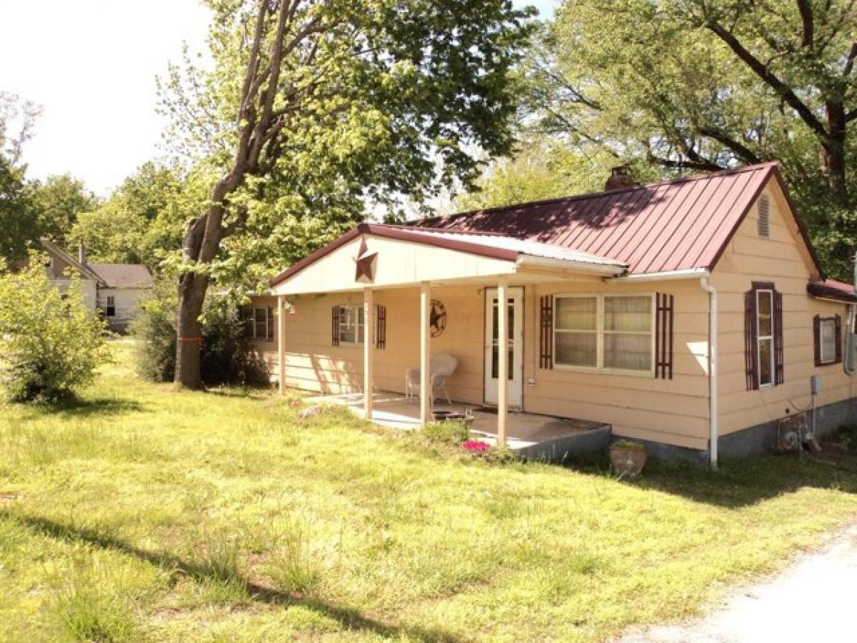 Picture of Home For Sale in Diamond, Missouri, United States