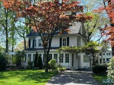 Home For Sale in Hawthorne, New Jersey