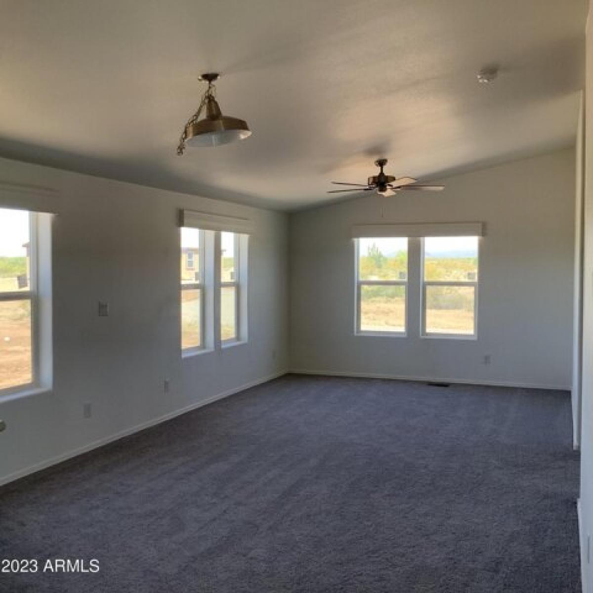 Picture of Home For Sale in Wittmann, Arizona, United States