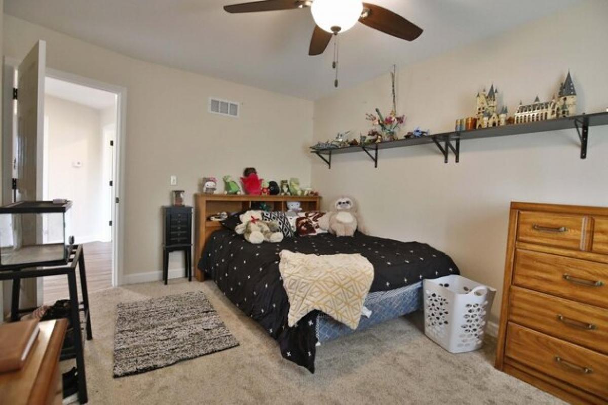 Picture of Home For Sale in Stockton, Missouri, United States