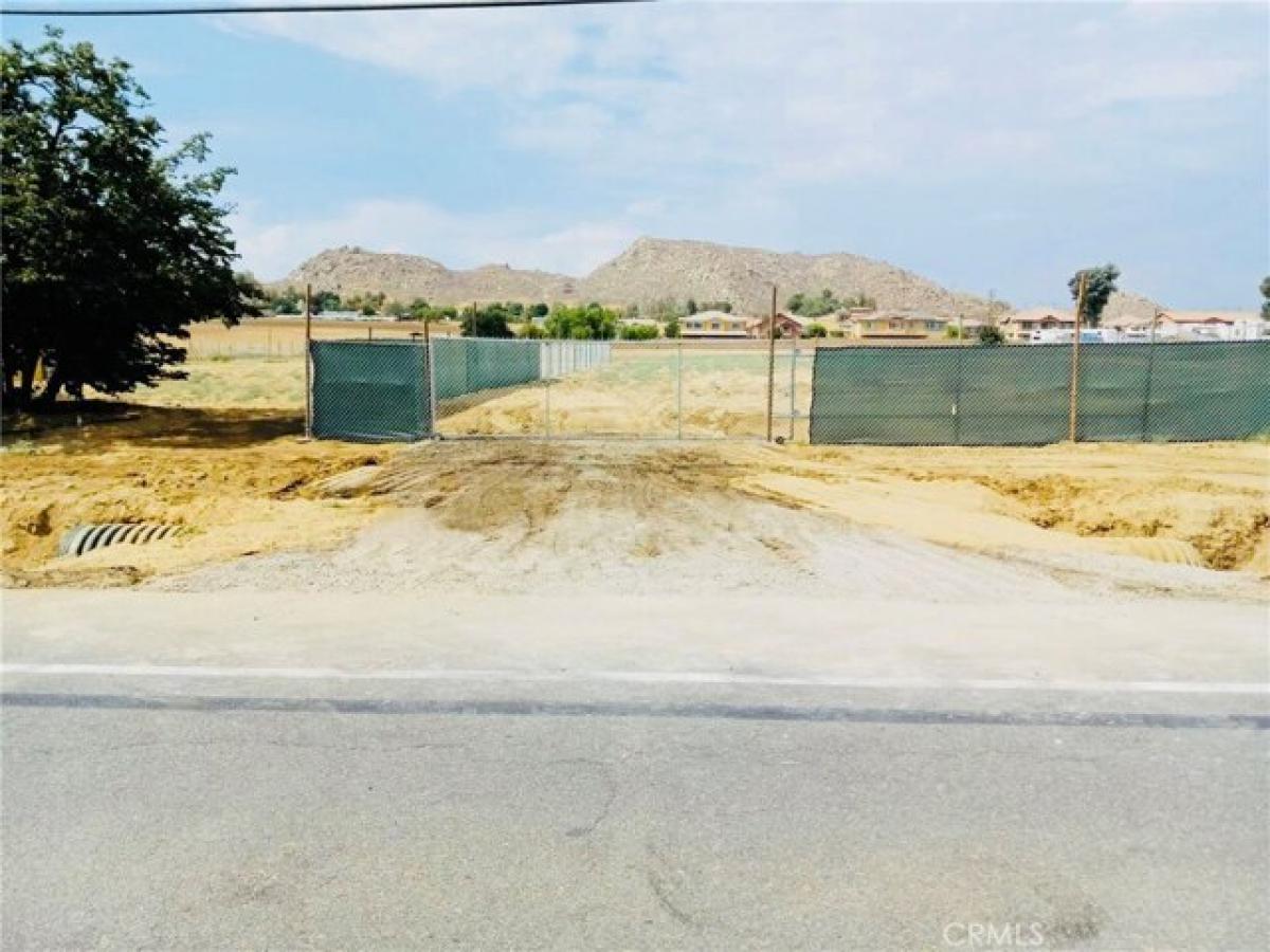 Picture of Residential Land For Sale in Moreno Valley, California, United States