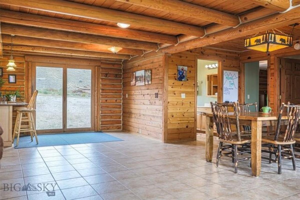 Picture of Home For Sale in Twin Bridges, Montana, United States