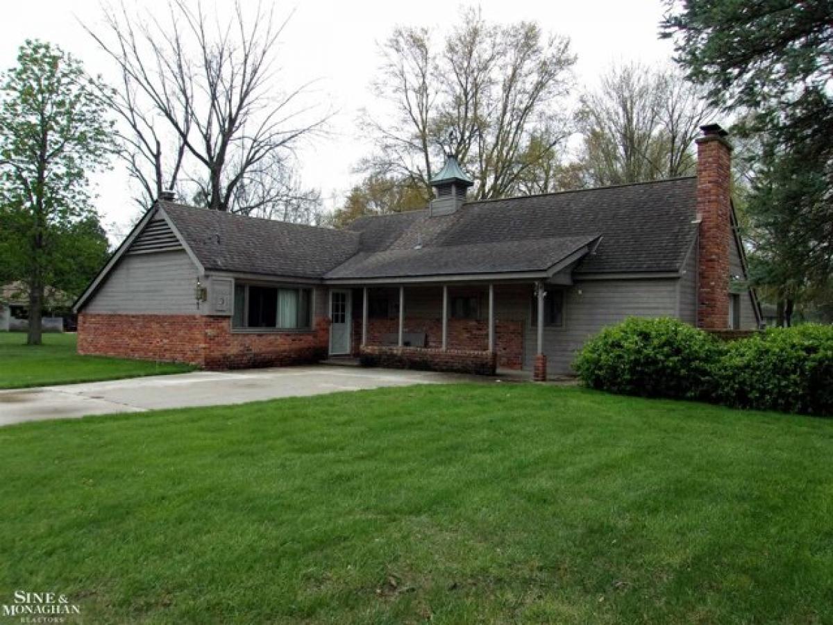 Picture of Home For Sale in Algonac, Michigan, United States