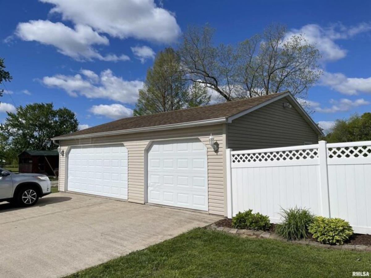Picture of Home For Sale in Carmi, Illinois, United States