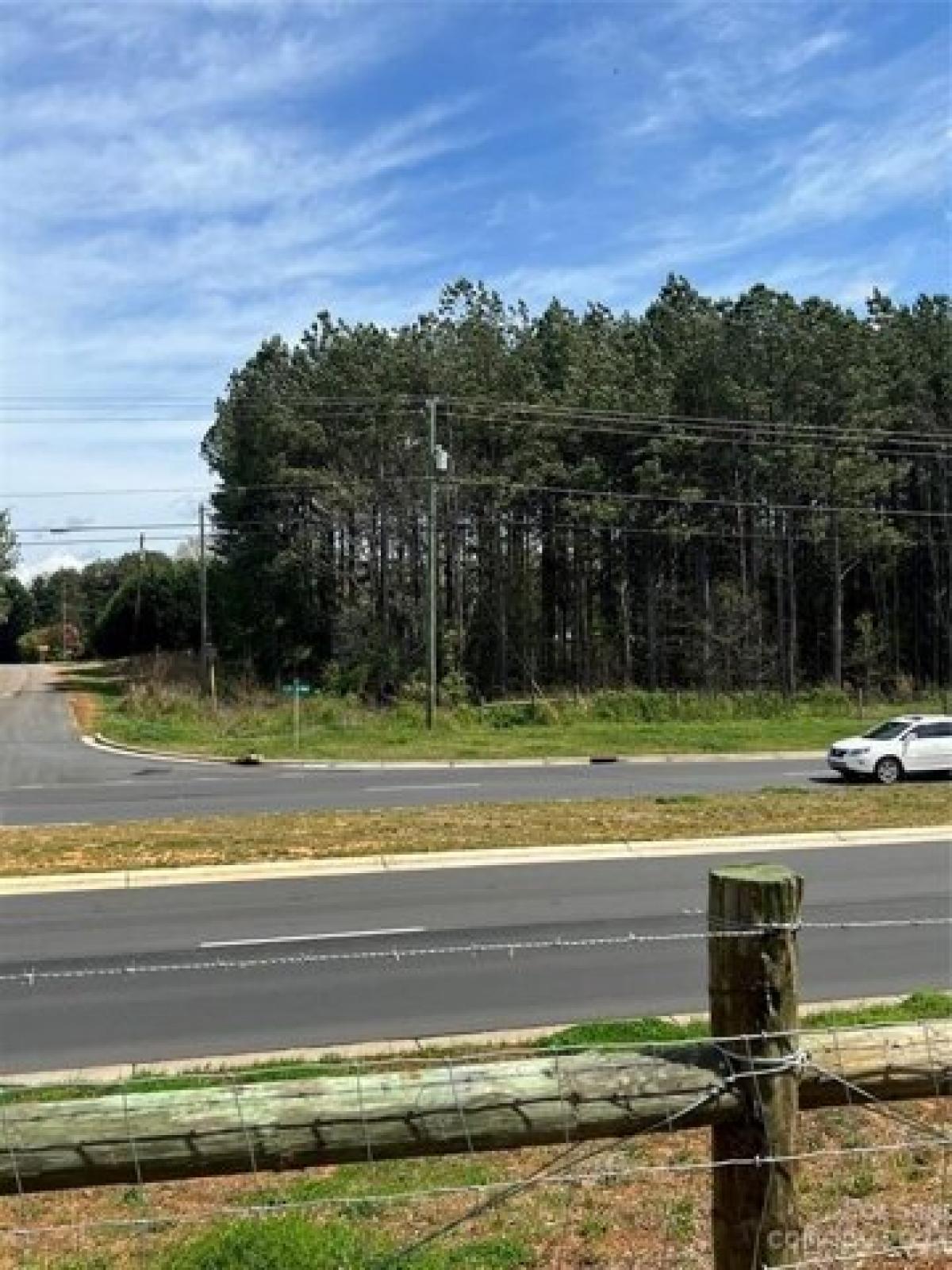 Picture of Residential Land For Sale in Newton, North Carolina, United States