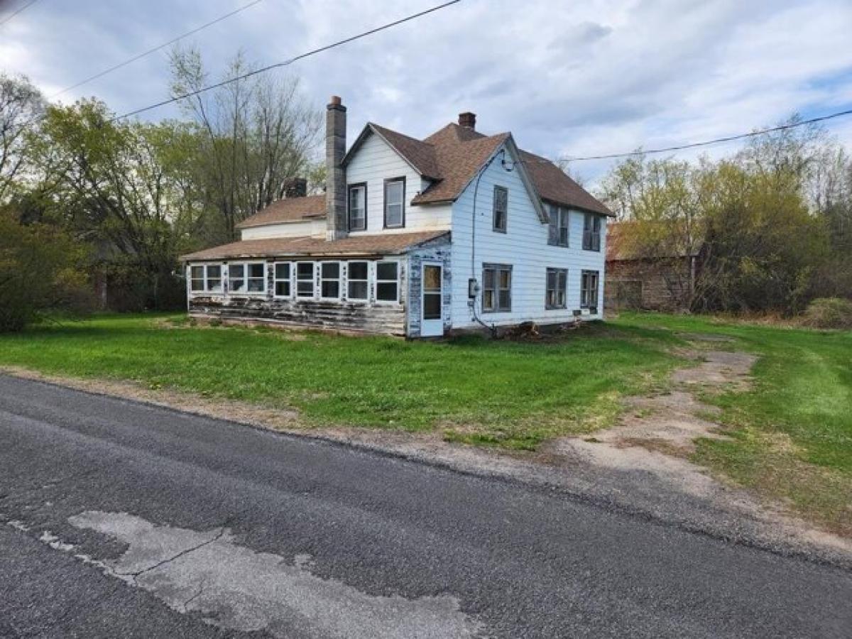 Picture of Home For Sale in Peru, New York, United States
