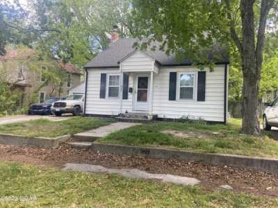 Home For Sale in Carthage, Missouri