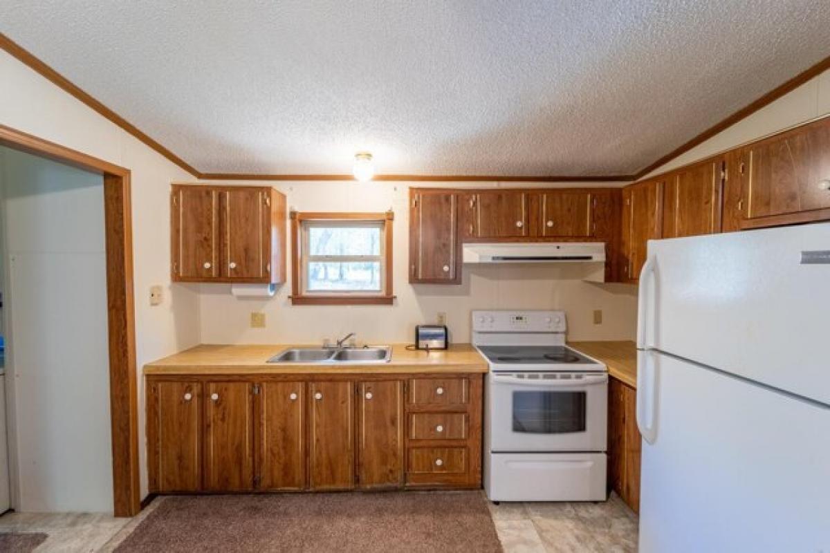 Picture of Home For Sale in Alton, Missouri, United States