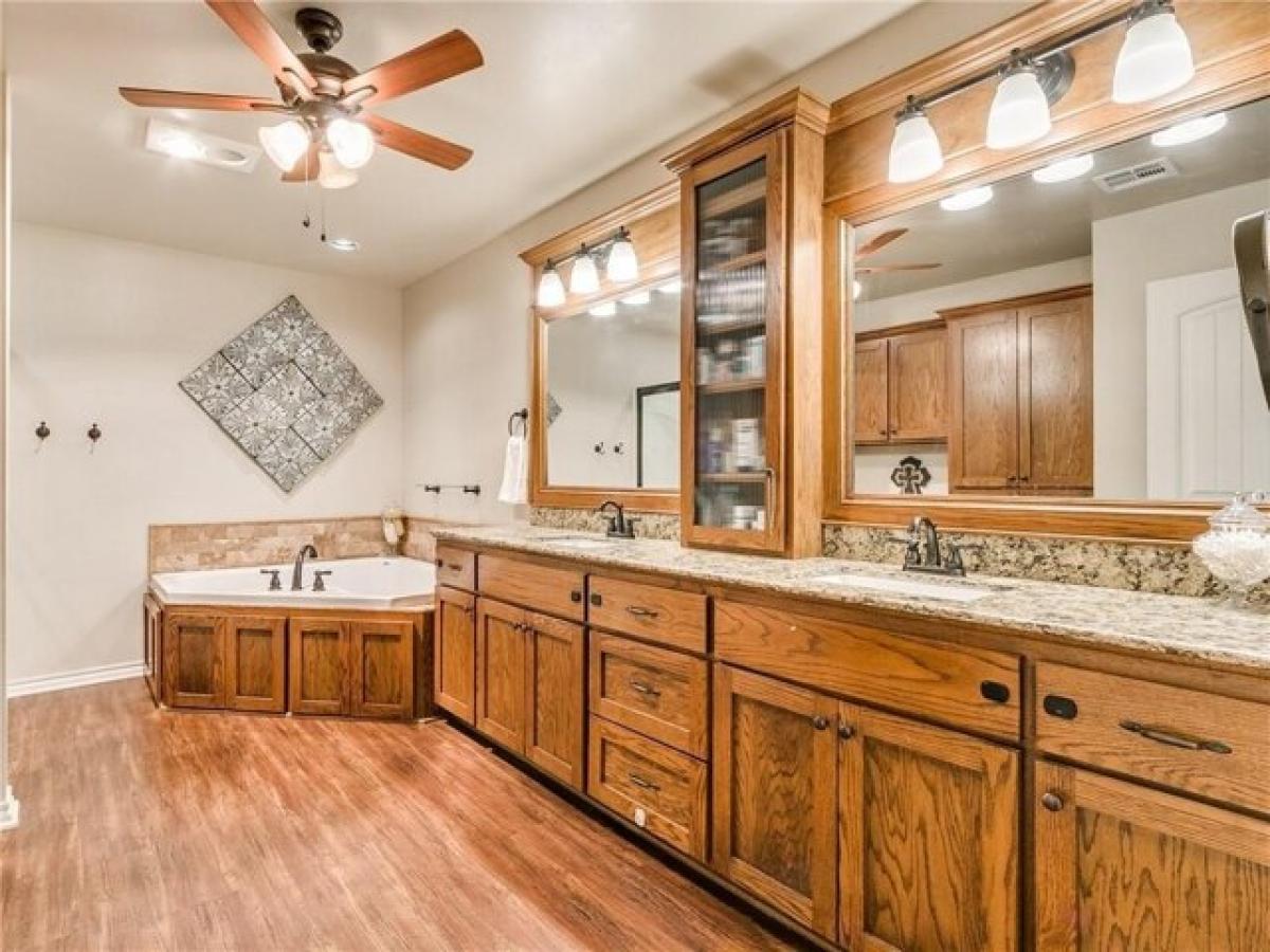 Picture of Home For Sale in El Reno, Oklahoma, United States
