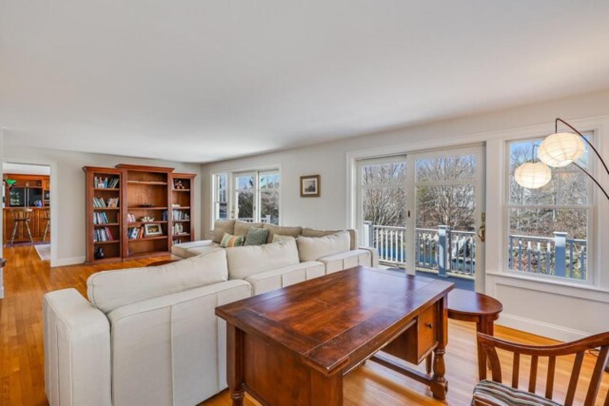 Picture of Home For Sale in North Falmouth, Massachusetts, United States