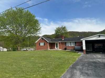 Home For Sale in Bluefield, Virginia