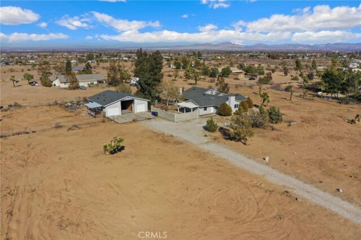 Picture of Home For Sale in Phelan, California, United States